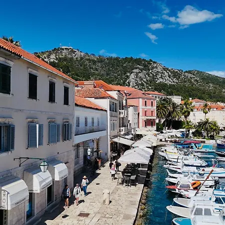 Hvar Riva Lägenhet *