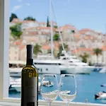 Hvar Riva Apartman *