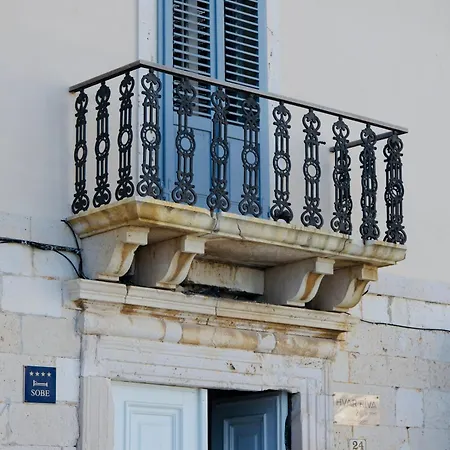 Hvar Riva *