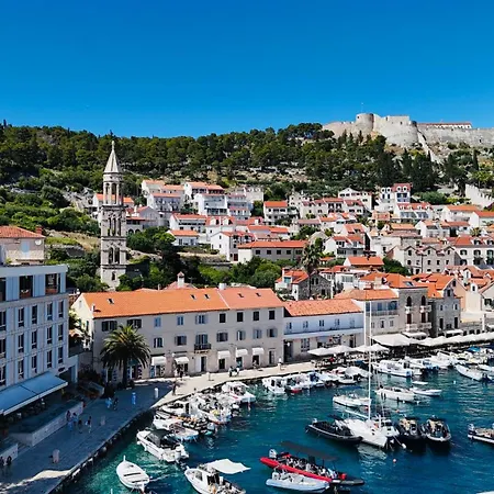 Hvar Riva *