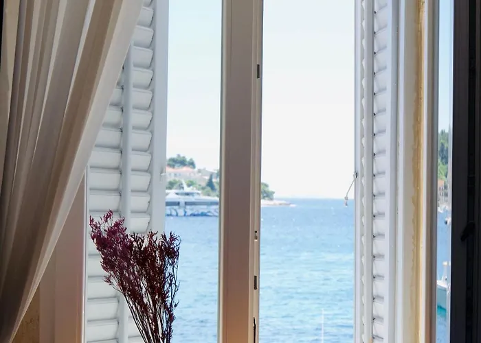 Hvar Riva Apartment