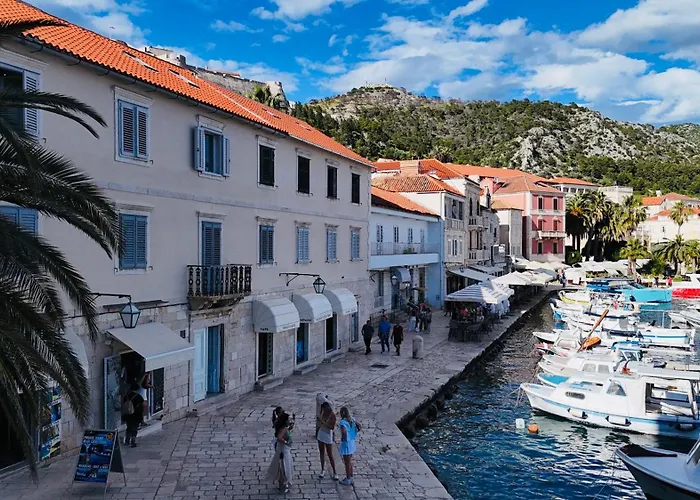Hvar Riva Apartment *
